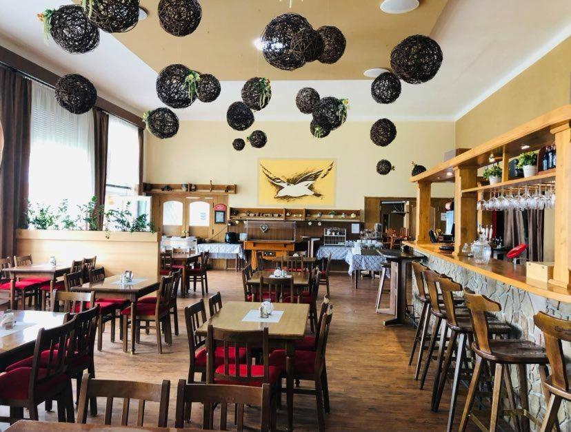 拉塞克酒店 Černá v Pošumaví 外观 照片
