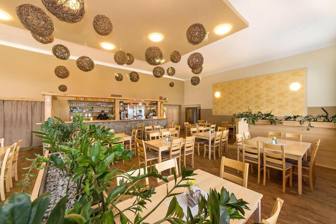 拉塞克酒店 Černá v Pošumaví 外观 照片