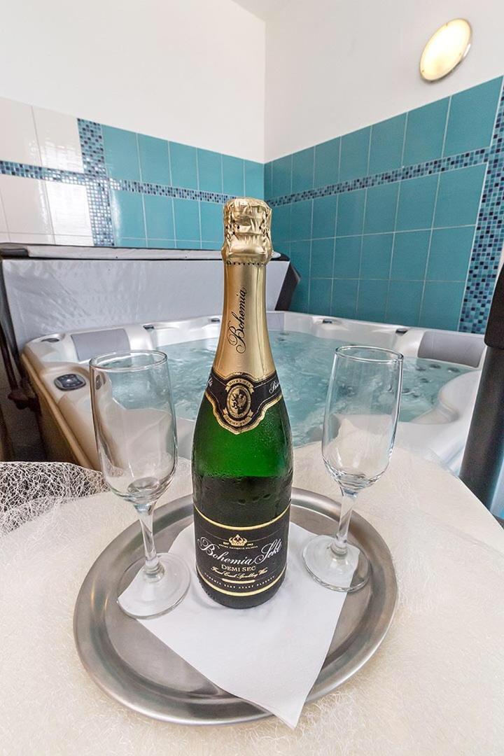 拉塞克酒店 Černá v Pošumaví 外观 照片